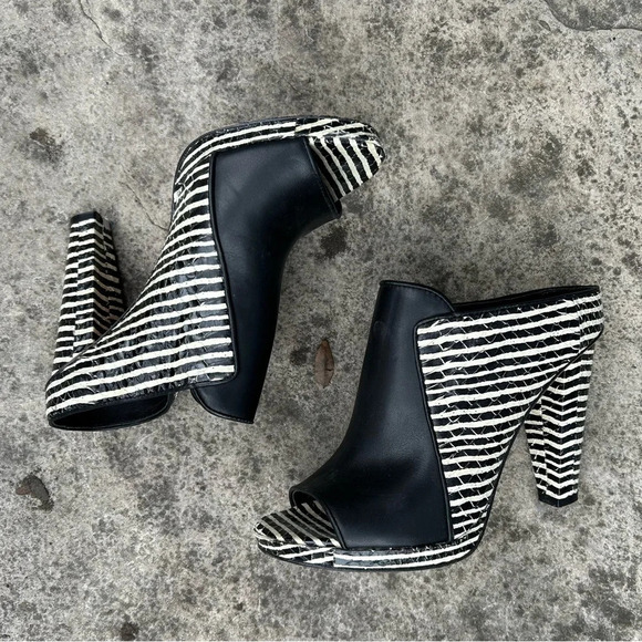 10 Crosby by Derek Lam Jiles Mules,  size 8 - Picture 3 of 10